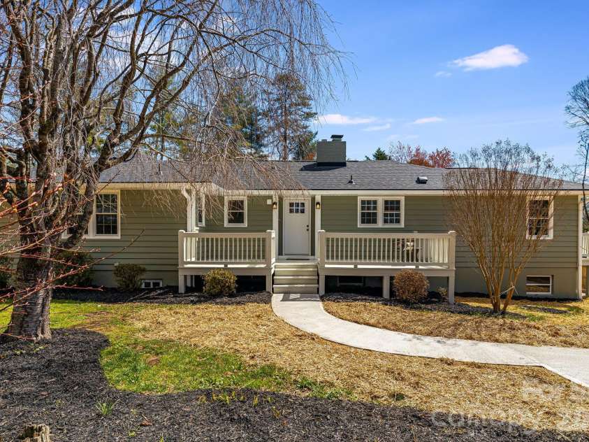 107 Balsam Road, Hendersonville, NC 28792.  MLS# CAR4361456, YatesRealty ID 11176. 