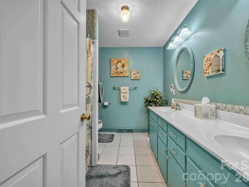 137 Proust Road, Statesville, NC 28625.  MLS# CAR4344197, YatesRealty ID 11177. 