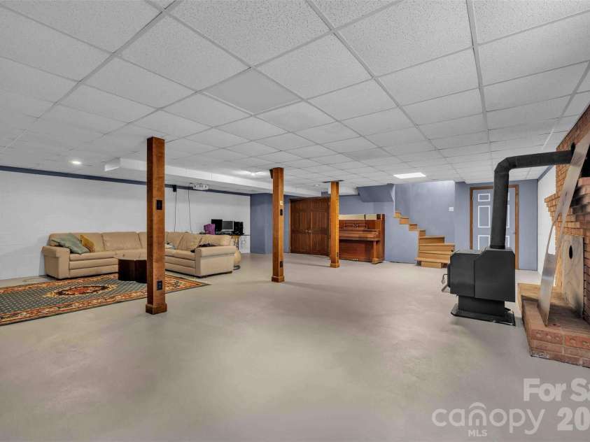 137 Proust Road, Statesville, NC 28625.  MLS# CAR4344197, YatesRealty ID 11177. 
