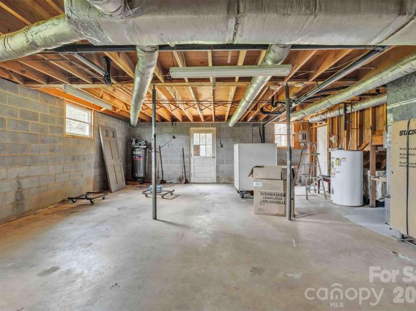 137 Proust Road, Statesville, NC 28625.  MLS# CAR4344197, YatesRealty ID 11177. 