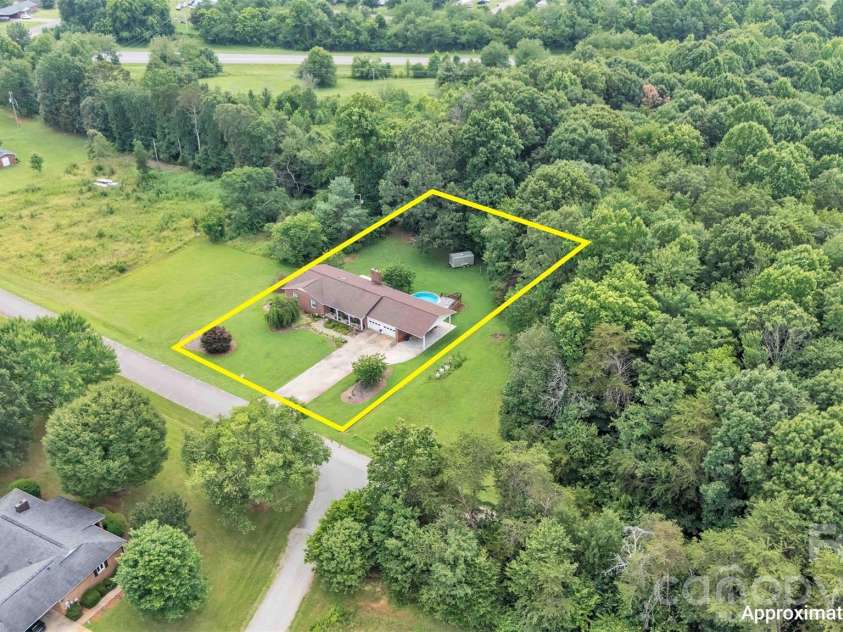 137 Proust Road, Statesville, NC 28625.  MLS# CAR4344197, YatesRealty ID 11177. 