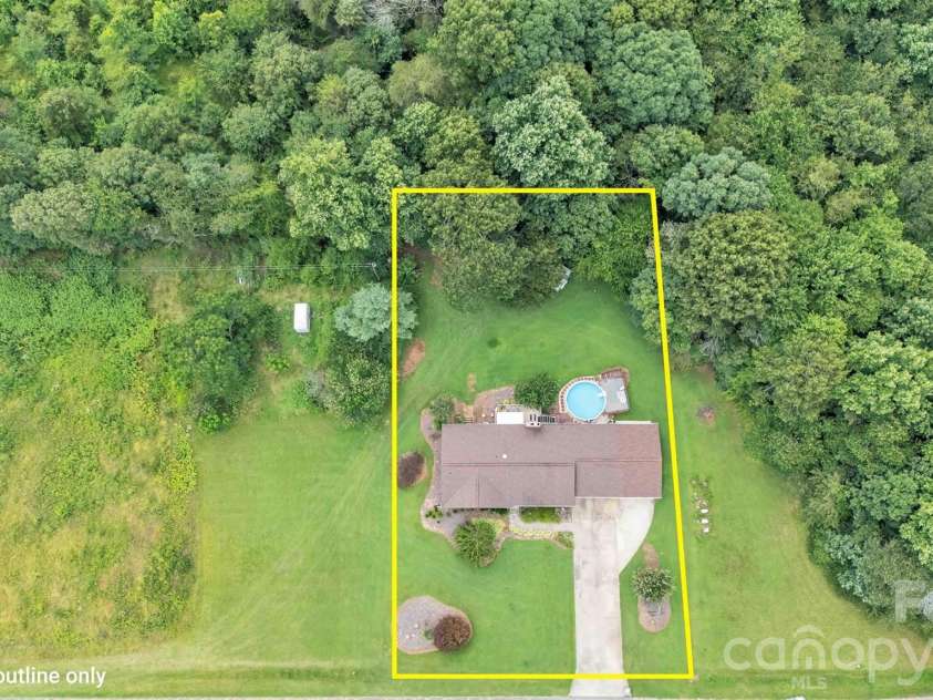 137 Proust Road, Statesville, NC 28625.  MLS# CAR4344197, YatesRealty ID 11177. 