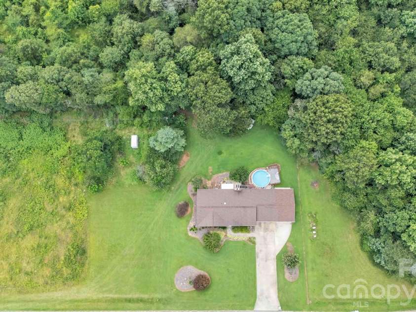 137 Proust Road, Statesville, NC 28625.  MLS# CAR4344197, YatesRealty ID 11177. 