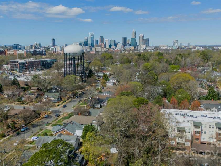 2953 Craftsman Lane, Charlotte, NC 28204.  MLS# CAR4235259, YatesRealty ID 11177. Proximity to Uptown