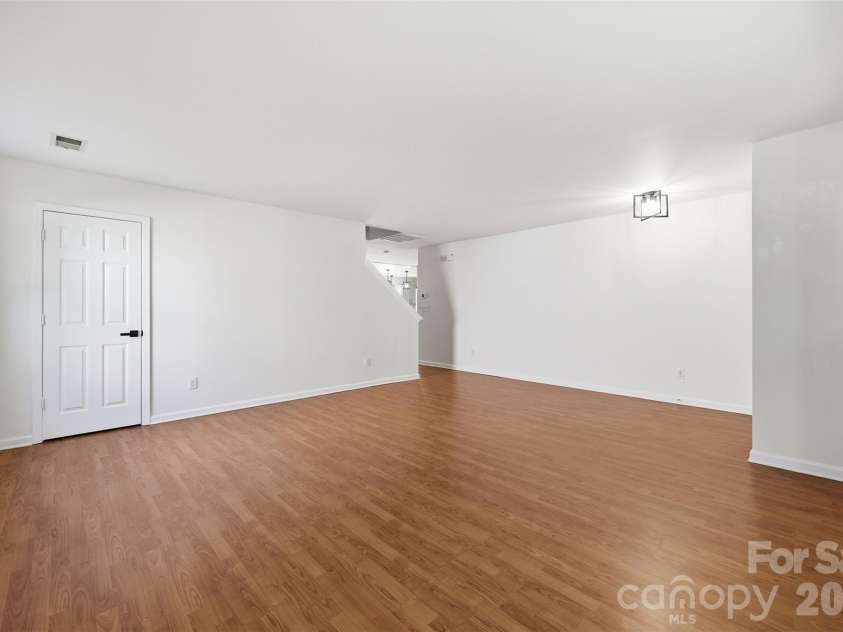3902 Larkhaven Village Drive, Charlotte, NC 28215.  MLS# CAR4368951, YatesRealty ID 11179. 