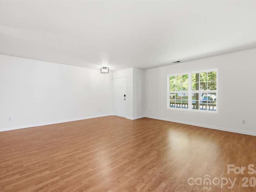 3902 Larkhaven Village Drive, Charlotte, NC 28215.  MLS# CAR4368951, YatesRealty ID 11179. 