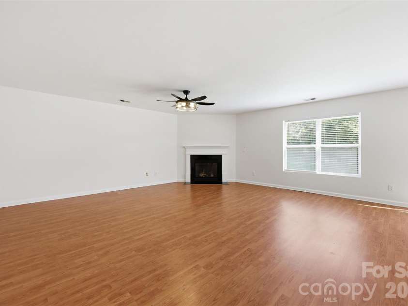 3902 Larkhaven Village Drive, Charlotte, NC 28215.  MLS# CAR4368951, YatesRealty ID 11179. 