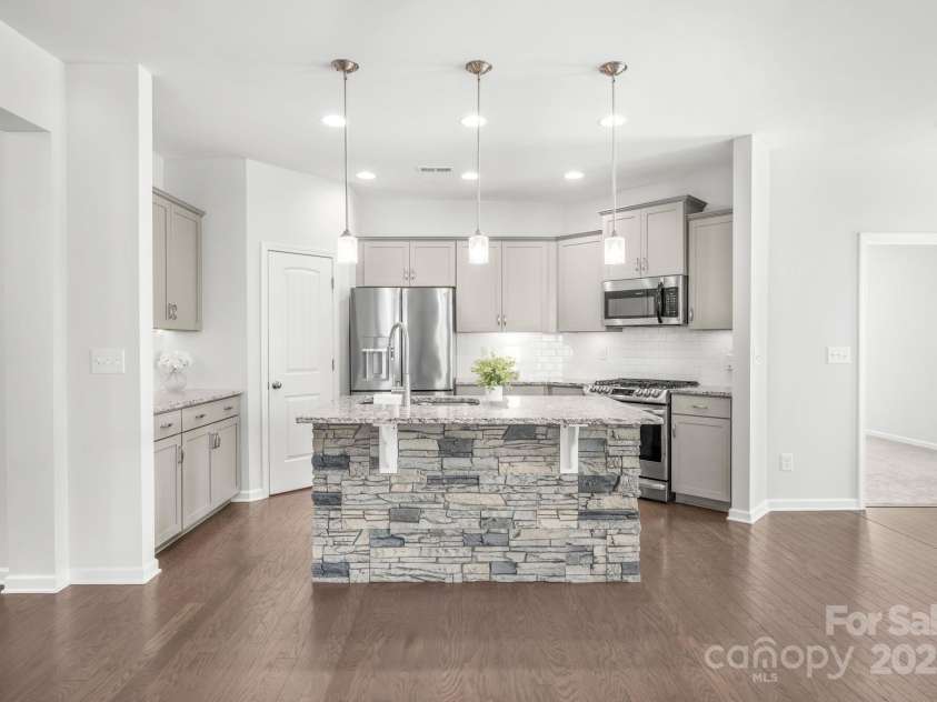 815 Foxmeade Court, Salisbury, NC 28144.  MLS# CAR4235862, YatesRealty ID 11179. Kitchen