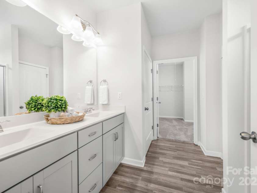 815 Foxmeade Court, Salisbury, NC 28144.  MLS# CAR4235862, YatesRealty ID 11179. Primary Bathroom