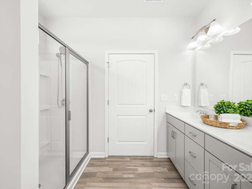 815 Foxmeade Court, Salisbury, NC 28144.  MLS# CAR4235862, YatesRealty ID 11179. Primary Bathroom