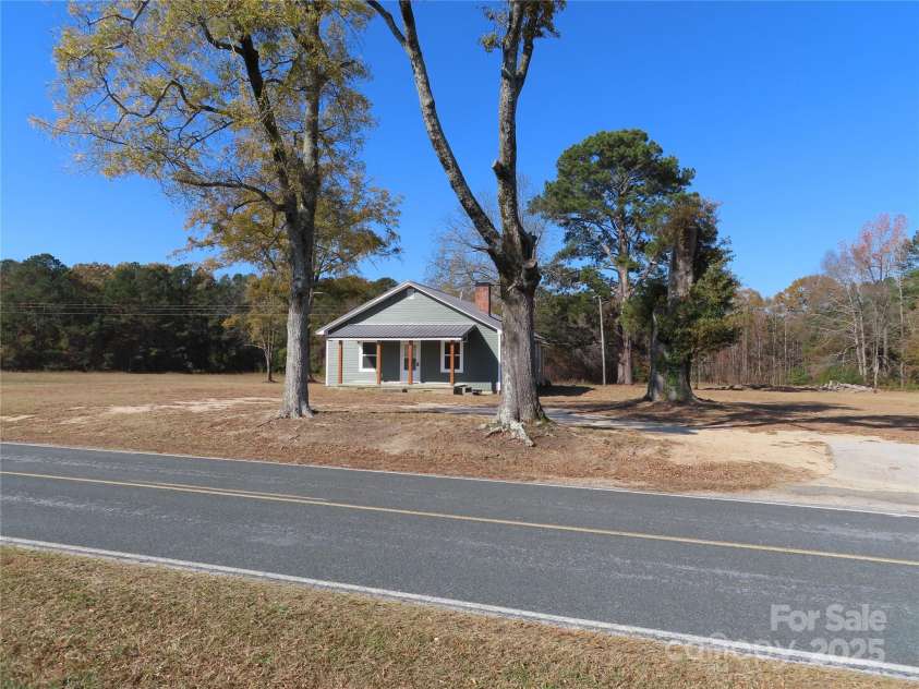605 Colony Road, Chester, SC 29706.  MLS# CAR4324684, YatesRealty ID 1118. 