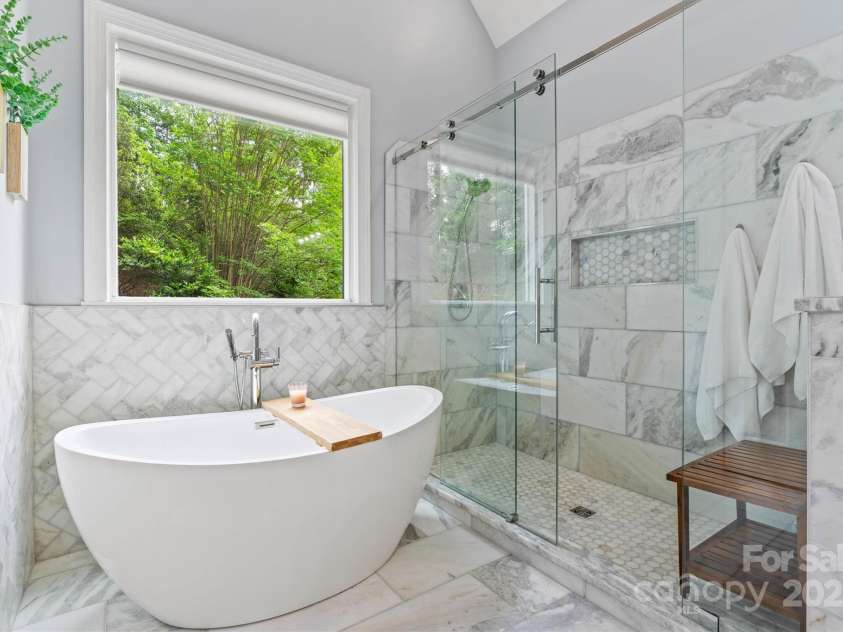 8032 Turnberry Lane, Stanley, NC 28164.  MLS# CAR4250086, YatesRealty ID 11180. Primary bath