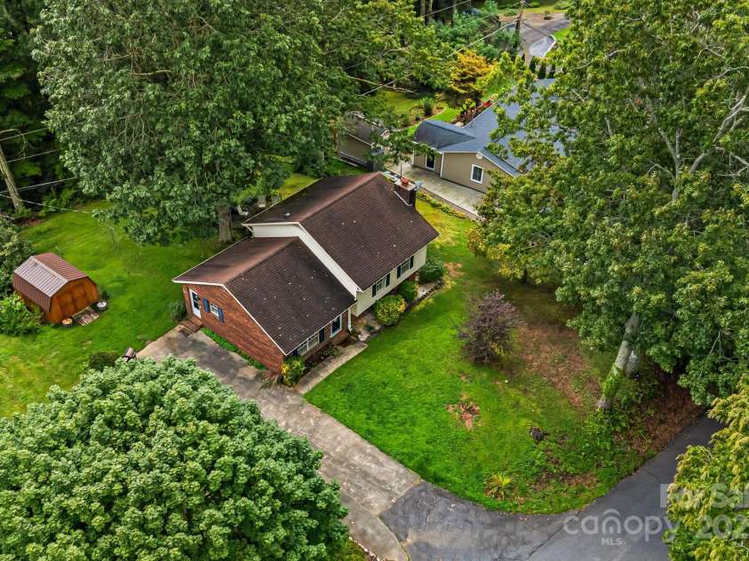 102 Aycock Street, Black Mountain, NC 28711.  MLS# CAR4291780, YatesRealty ID 11181. 