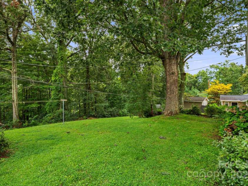 102 Aycock Street, Black Mountain, NC 28711.  MLS# CAR4291780, YatesRealty ID 11181. 