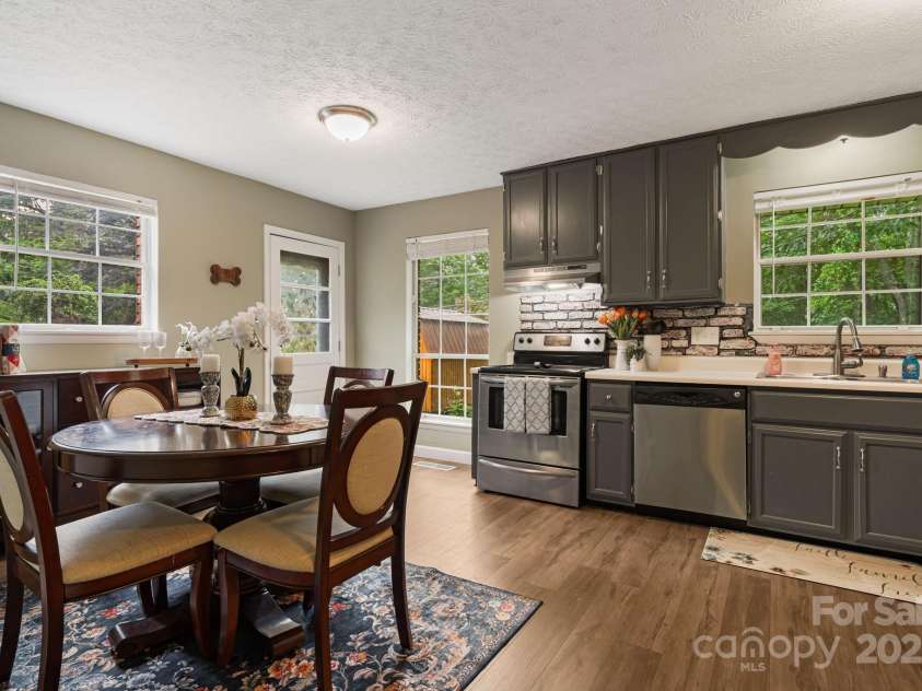 102 Aycock Street, Black Mountain, NC 28711.  MLS# CAR4291780, YatesRealty ID 11181. 