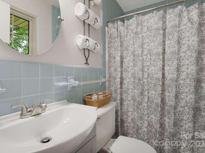 102 Aycock Street, Black Mountain, NC 28711.  MLS# CAR4291780, YatesRealty ID 11181. 