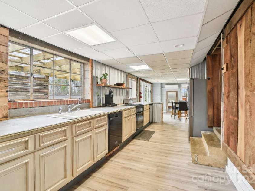 64 Alexander Road, Weaverville, NC 28787.  MLS# CAR4252153, YatesRealty ID 11181. 2nd full Kitchen in basement