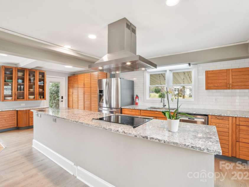 64 Alexander Road, Weaverville, NC 28787.  MLS# CAR4252153, YatesRealty ID 11181. Kitchen