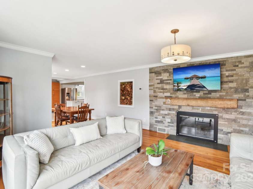 64 Alexander Road, Weaverville, NC 28787.  MLS# CAR4252153, YatesRealty ID 11181. Living Room