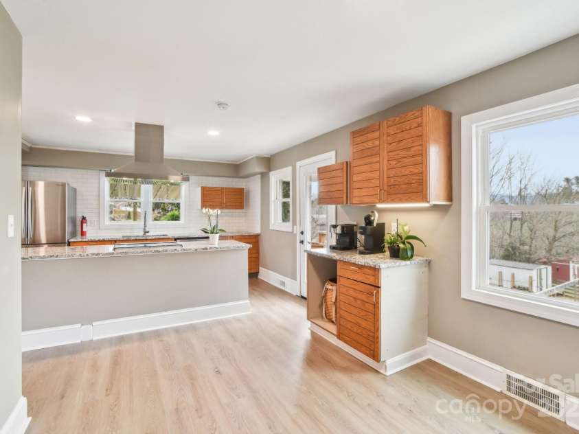 64 Alexander Road, Weaverville, NC 28787.  MLS# CAR4252153, YatesRealty ID 11181. Main level Kitchen