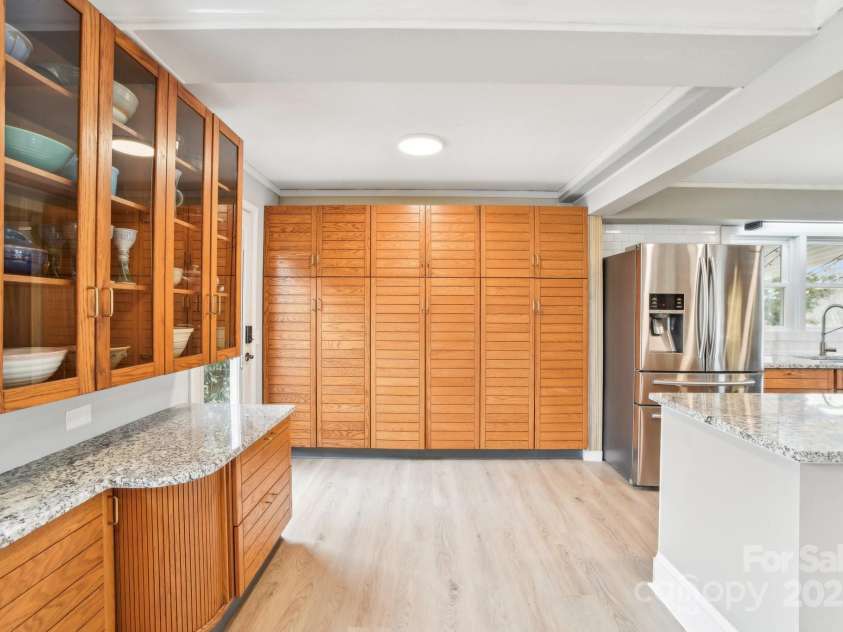 64 Alexander Road, Weaverville, NC 28787.  MLS# CAR4252153, YatesRealty ID 11181. Main Level Kitchen