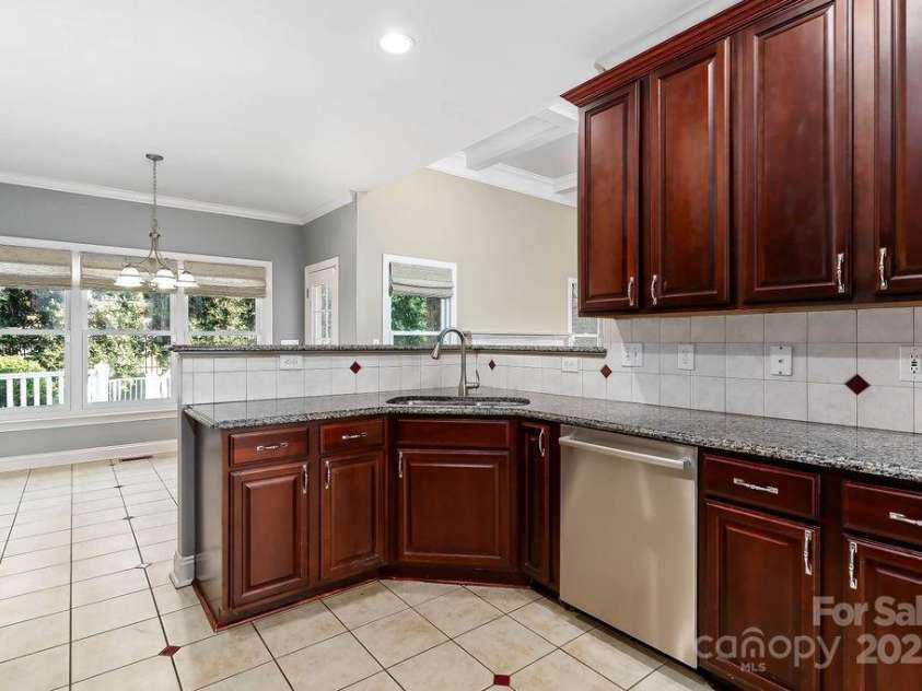 351 Woodfin Ridge Drive, Inman, SC 29349.  MLS# CAR4235116, YatesRealty ID 11182. 