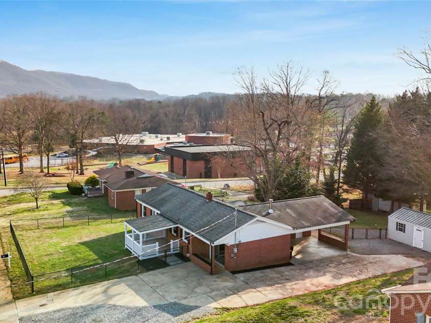 606 Park Avenue, Morganton, NC 28655.  MLS# CAR4354236, YatesRealty ID 11183. 