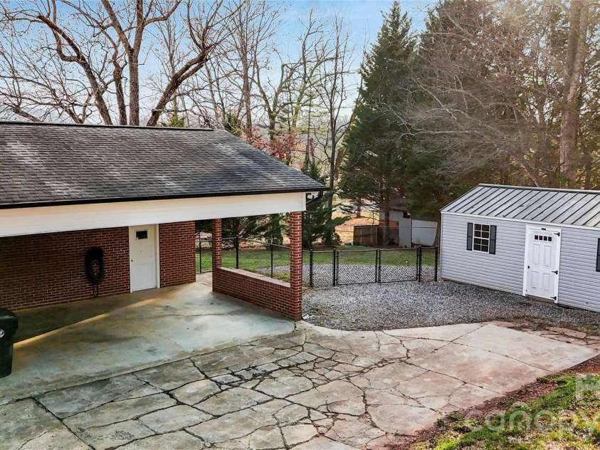 606 Park Avenue, Morganton, NC 28655.  MLS# CAR4354236, YatesRealty ID 11183. 