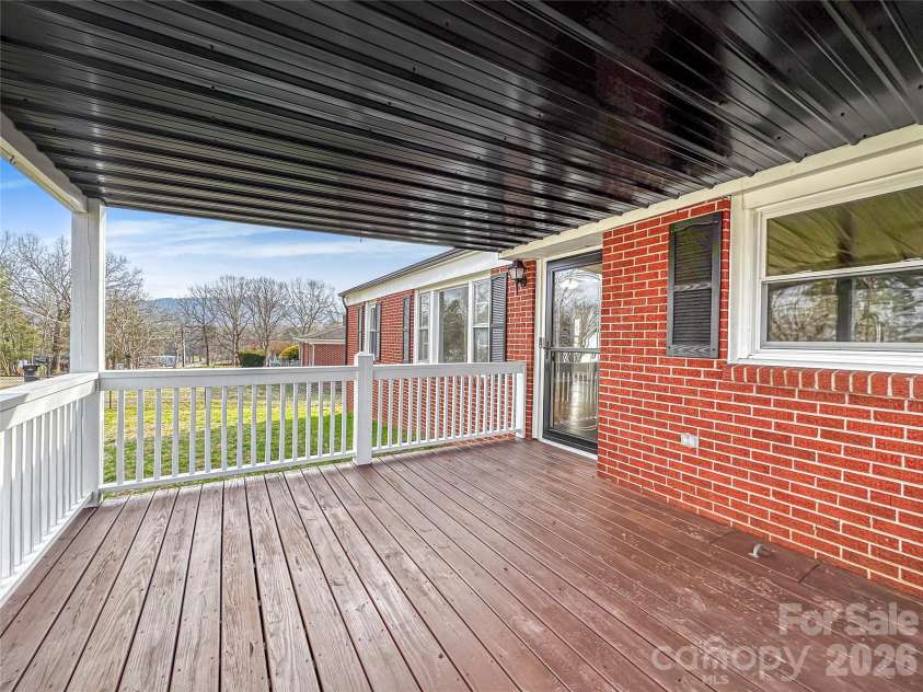 606 Park Avenue, Morganton, NC 28655.  MLS# CAR4354236, YatesRealty ID 11183. 