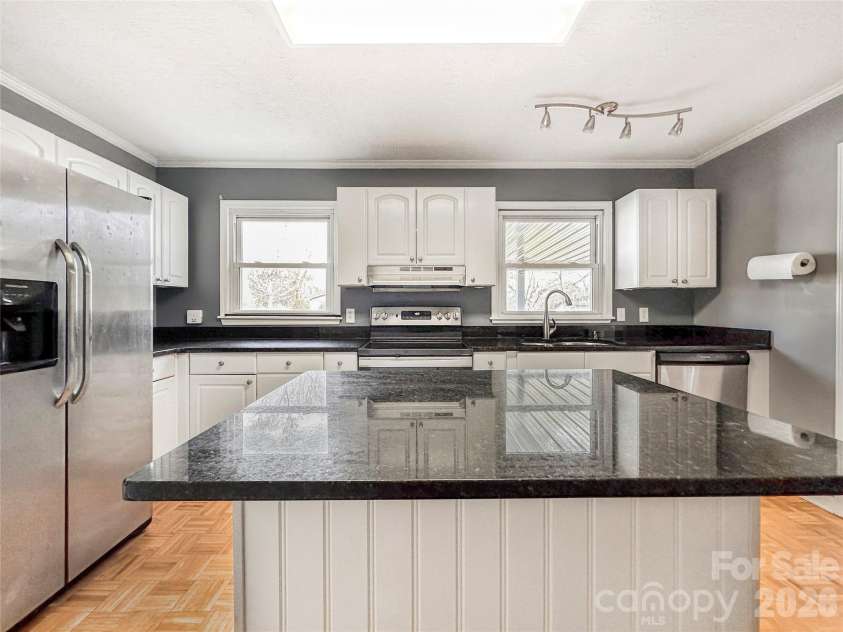 606 Park Avenue, Morganton, NC 28655.  MLS# CAR4354236, YatesRealty ID 11183. 