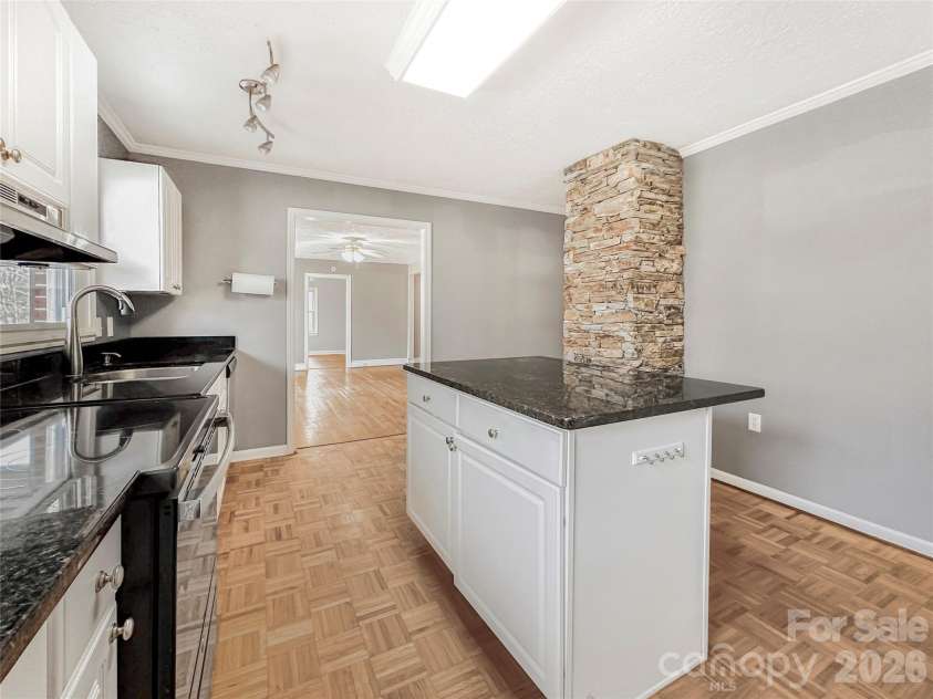 606 Park Avenue, Morganton, NC 28655.  MLS# CAR4354236, YatesRealty ID 11183. 