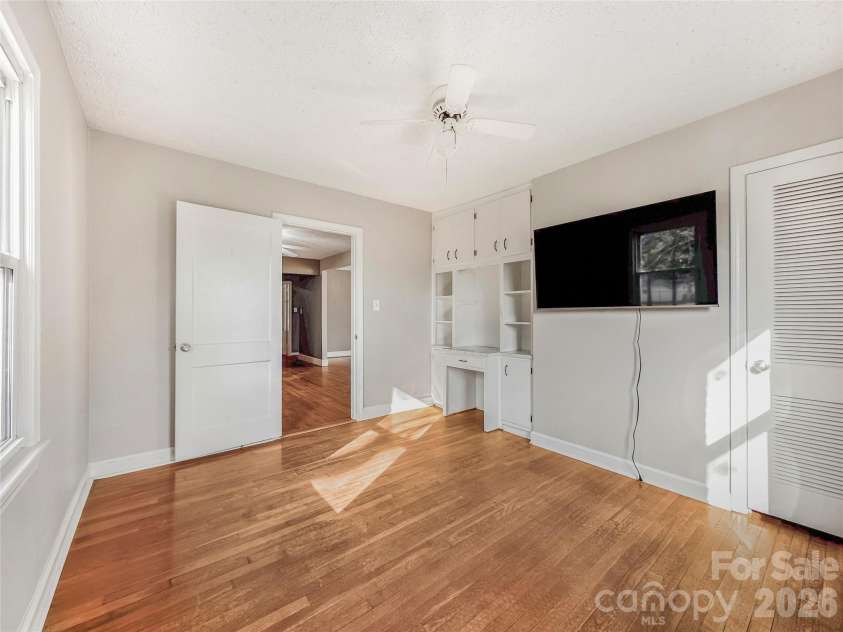 606 Park Avenue, Morganton, NC 28655.  MLS# CAR4354236, YatesRealty ID 11183. 