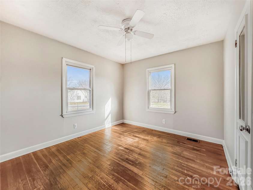 606 Park Avenue, Morganton, NC 28655.  MLS# CAR4354236, YatesRealty ID 11183. 