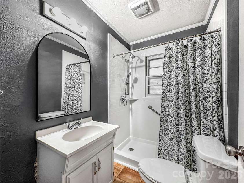 606 Park Avenue, Morganton, NC 28655.  MLS# CAR4354236, YatesRealty ID 11183. 