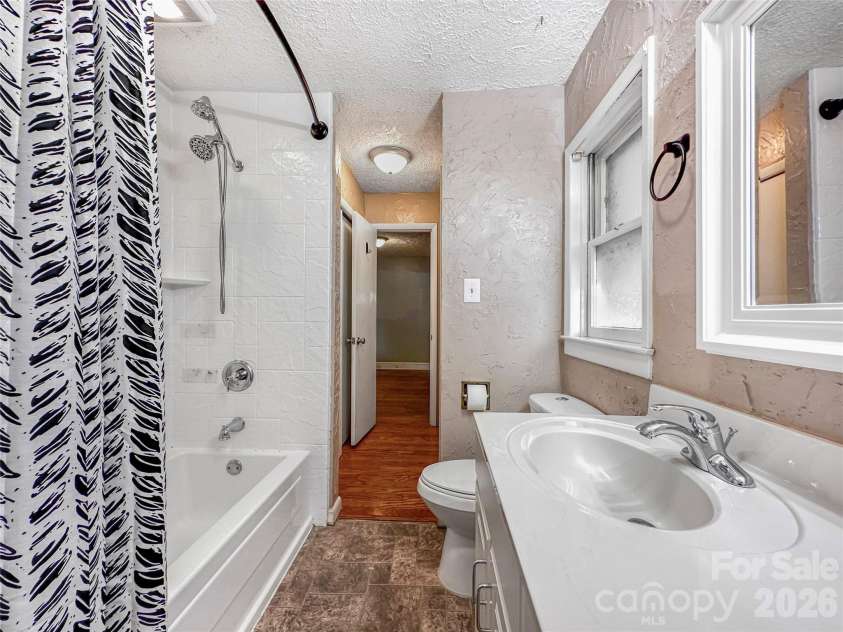 606 Park Avenue, Morganton, NC 28655.  MLS# CAR4354236, YatesRealty ID 11183. 