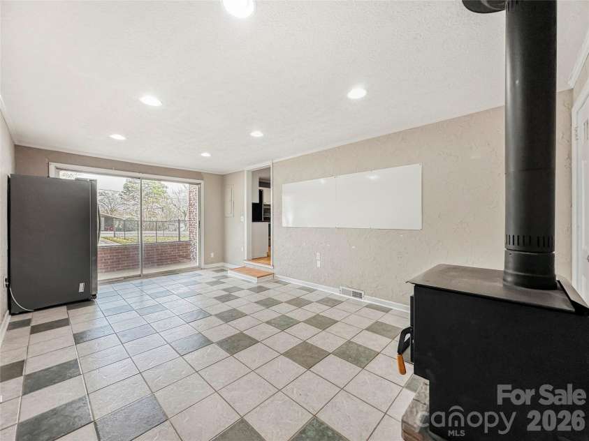 606 Park Avenue, Morganton, NC 28655.  MLS# CAR4354236, YatesRealty ID 11183. 