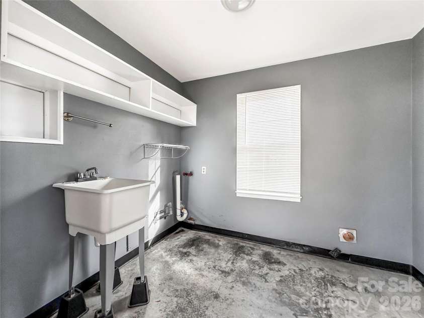 606 Park Avenue, Morganton, NC 28655.  MLS# CAR4354236, YatesRealty ID 11183. 