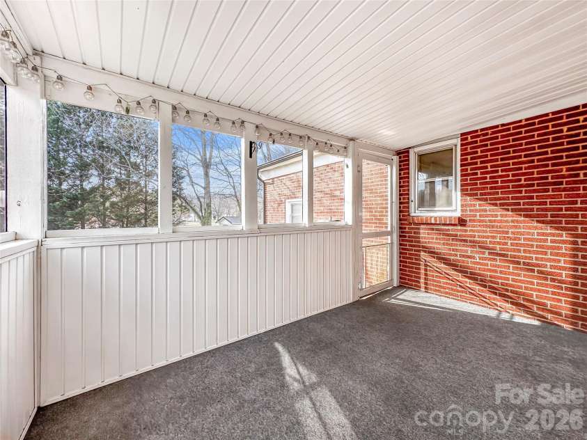 606 Park Avenue, Morganton, NC 28655.  MLS# CAR4354236, YatesRealty ID 11183. 