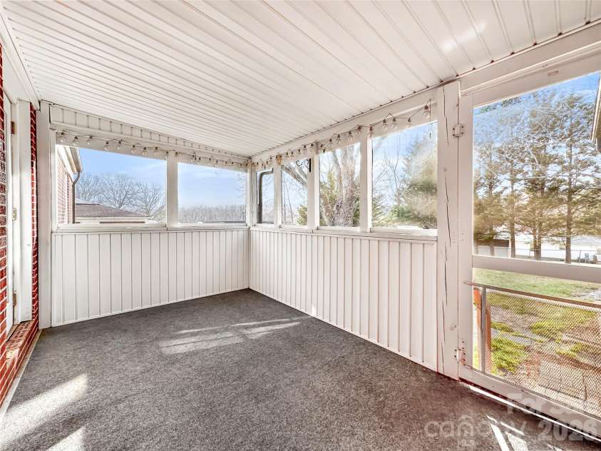 606 Park Avenue, Morganton, NC 28655.  MLS# CAR4354236, YatesRealty ID 11183. 