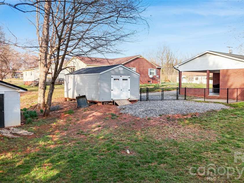 606 Park Avenue, Morganton, NC 28655.  MLS# CAR4354236, YatesRealty ID 11183. 
