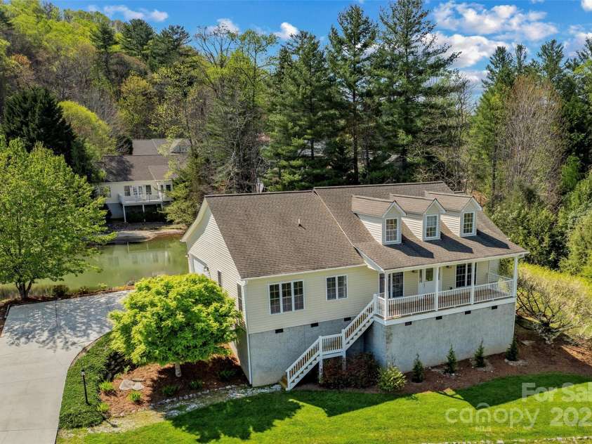 79 Mill Pond Way, Hendersonville, NC 28791.  MLS# CAR4230909, YatesRealty ID 11183. Newly landscaped, wait till you see the inside, and ready for you!