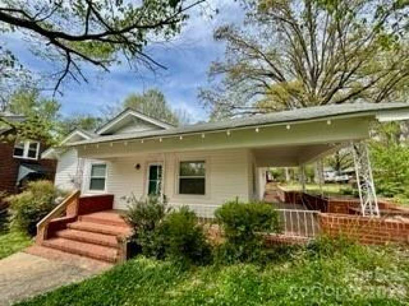 455 Spring Street, Albemarle, NC 28001.  MLS# CAR4331413, YatesRealty ID 11184. 