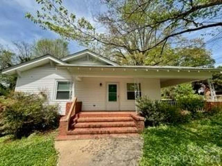 455 Spring Street, Albemarle, NC 28001.  MLS# CAR4331413, YatesRealty ID 11184. 