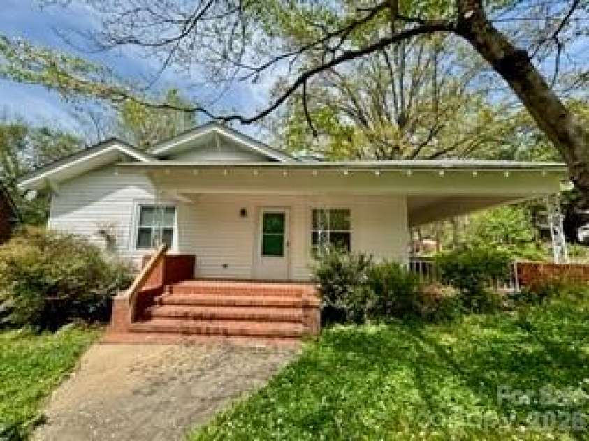 455 Spring Street, Albemarle, NC 28001.  MLS# CAR4331413, YatesRealty ID 11184. 