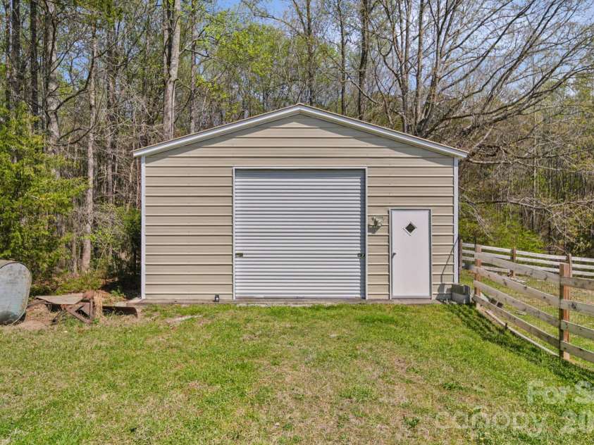 235 Spring Estates Circle, Salisbury, NC 28146.  MLS# CAR4360389, YatesRealty ID 11185. Detached 24X30 Wired Shop