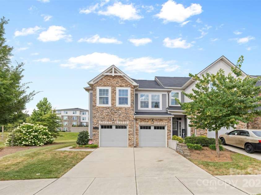 5860 Clan Maclaine Drive, Charlotte, NC 28278.  MLS# CAR4282023, YatesRealty ID 11185. 