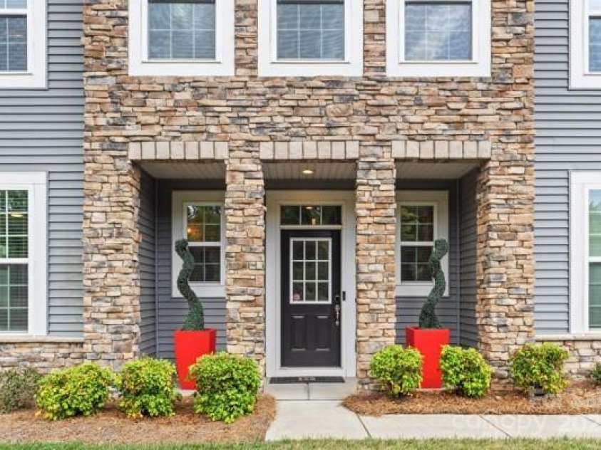 5860 Clan Maclaine Drive, Charlotte, NC 28278.  MLS# CAR4282023, YatesRealty ID 11185. 