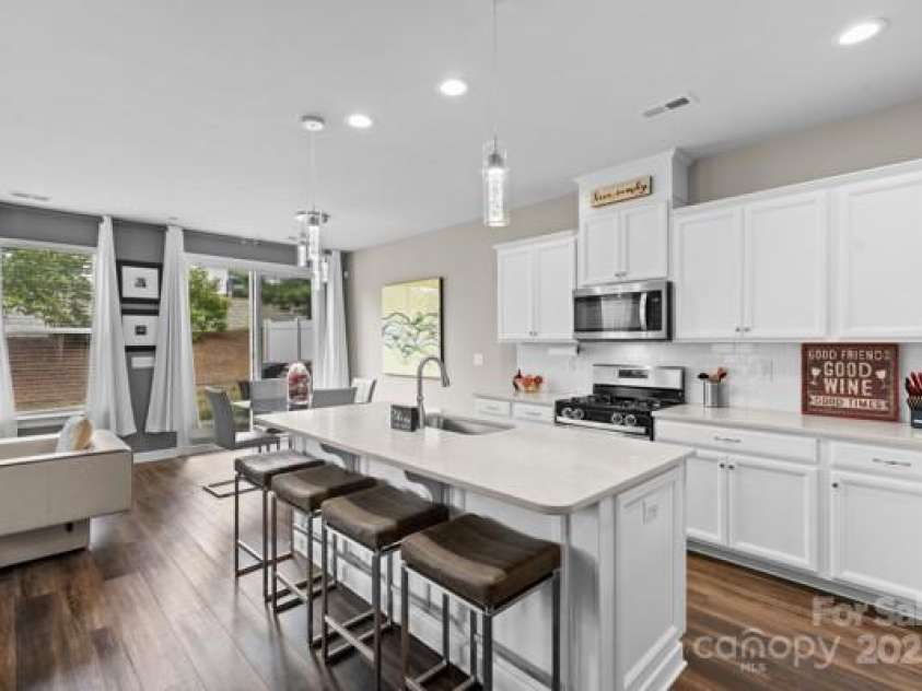 5860 Clan Maclaine Drive, Charlotte, NC 28278.  MLS# CAR4282023, YatesRealty ID 11185. 