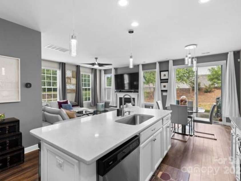 5860 Clan Maclaine Drive, Charlotte, NC 28278.  MLS# CAR4282023, YatesRealty ID 11185. 