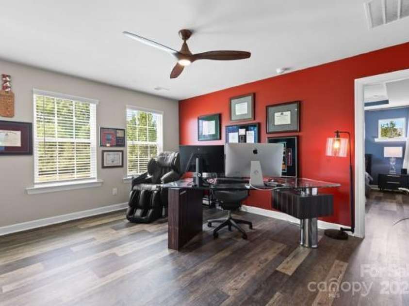 5860 Clan Maclaine Drive, Charlotte, NC 28278.  MLS# CAR4282023, YatesRealty ID 11185. 